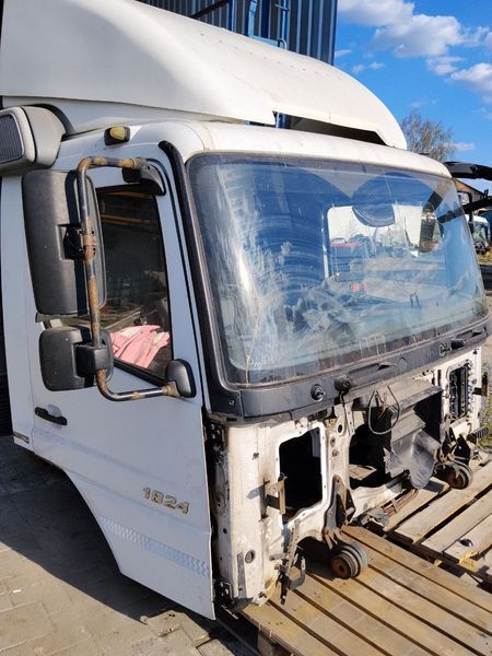 Кабіна першої комплектності Mercedes Atego / Axor 1824 Euro 5 BlueTec 5 9406001105 9406001105 - TIR-розборка Славута