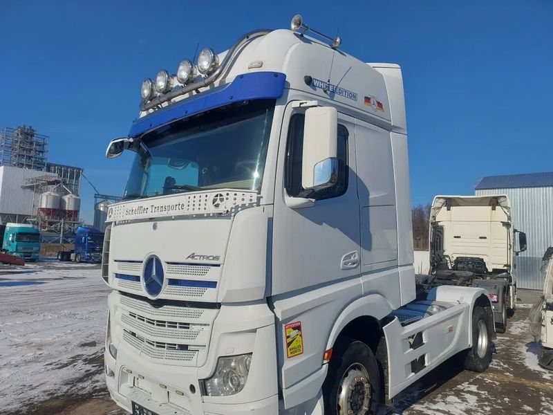 Спойлер боковий Мерседес Актрос мп4 Е6 718 - TIR-розборка Славута