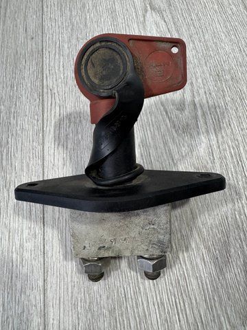 Вимикач маси MAN 81.25506-6121 669 - TIR-розборка Славута